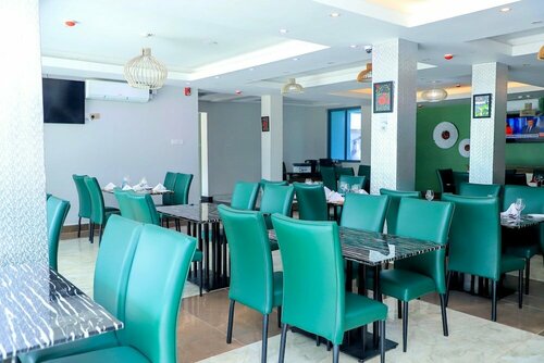 Le tsuba Grand Hotel, Buchen Sie Hotel 3-Sterne-Hotels in And Corunna, 3*