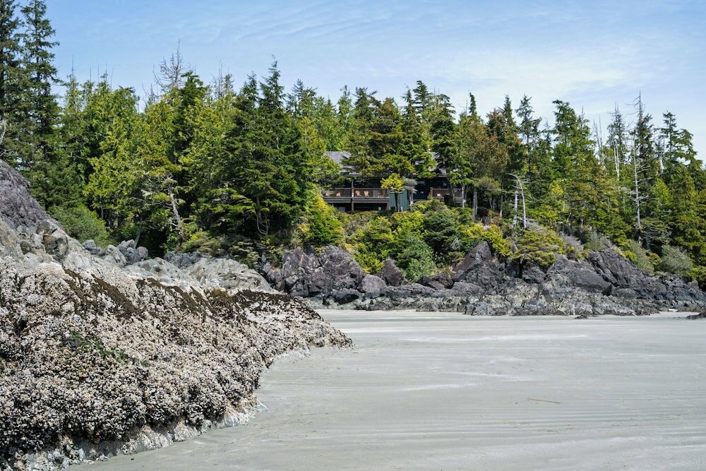 Middle Beach Lodge
