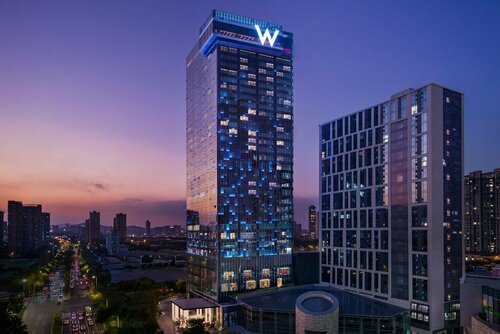 W Xiamen