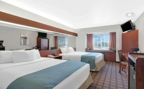 Microtel Inn & Suites by Wyndham Rapid City, Забронировать Отель Отели Black Hills National Forest с бассейном, Бассейн