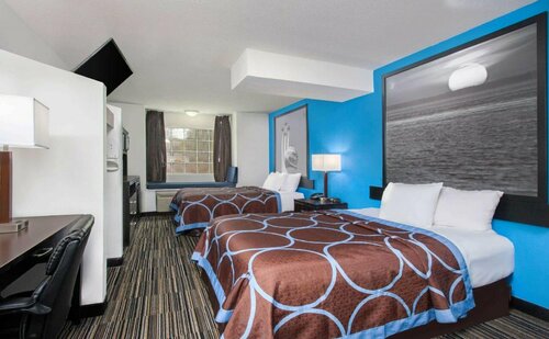 Super 8 by Wyndham Pensacola, Забронировать Мини-отель Отели Панхэндл Флориды с парковкой, Парковка