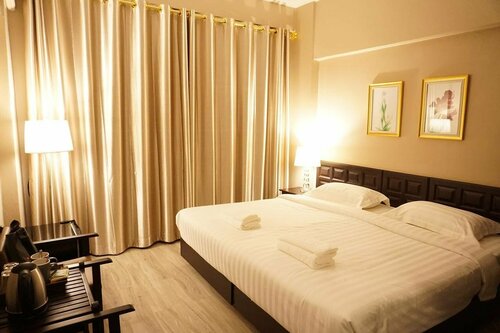 Taris Art Hotel Phrae, Забронировать Отель Пхрэ провинция Пхрэ