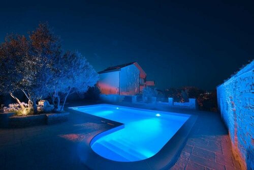 Luxurious Villa in Murter With Pool