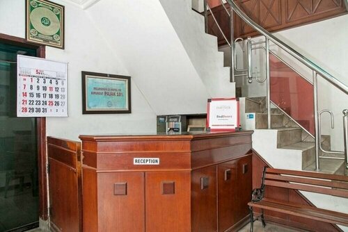 Hotel O Dibino, Book Hotel Hoteller i Rungkut med parkering, Parkering