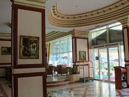 Emirates Palace Hotel Suites, Забронировать Отель Al Khan Шарджа, рядом с Торгово-развлекательный центр Al Qasba