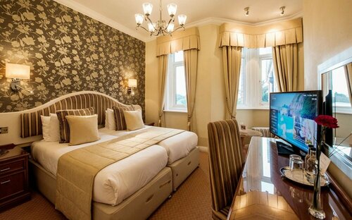 The Victoria Hotel, 예약 리조트 시드머스 