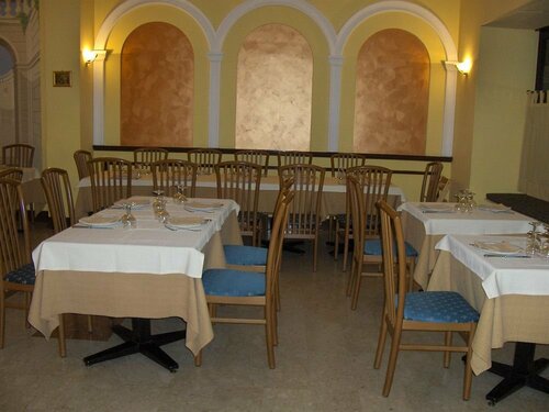 Royal, Book Hotel Hoteller i Trani med parkering, Parkering