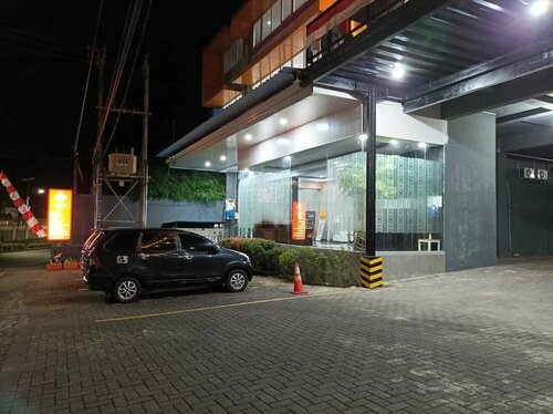 Mel'S Inn Manado, Rezervați Hotel Hoteluri în Sulawesi cu parcare, Parcare