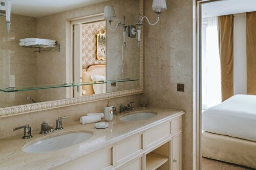 Hotel Splendide Royal Paris - Relais & Châteaux, Забронировать Отель Отели Парижа с парковкой, Парковка