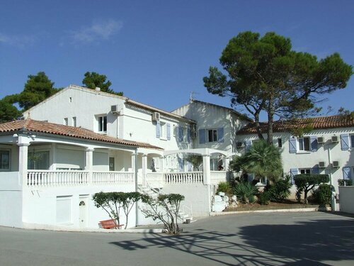 Fontaine De Sarac, Réserver Hôtel Clermont-l'Herault Hérault