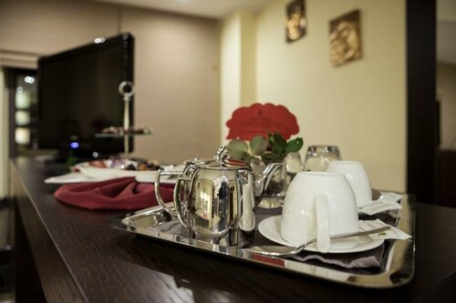 Manhattan Village Hotel, Prenota Hotel Sulmona 
