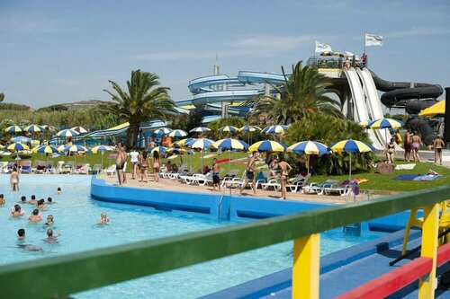 Bellamarina Resort, Забронировать Курортный отель Отели Сорсо с бассейном, Бассейн