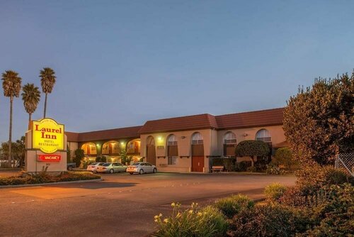 Laurel Inn & Conference Center, Buchen Sie Motel Salinas Weinangebiet Monterey