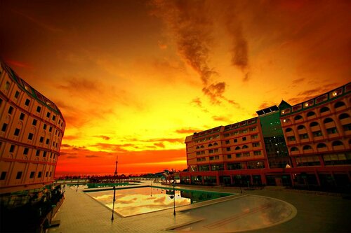 Grand Cortez Resort Hotel