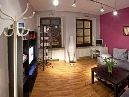 Friends Hostel, Забронировать Хостел Хостелы Вроцлава, рядом с Capitol Musical Theatre, Хостел