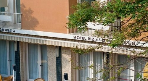 Hotel Riz, Забронировать Отель Отели в центре Каттолики, в центре