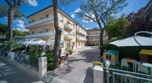 Hotel Romagna, Забронировать Отель Отели Риччоне с парковкой, Парковка