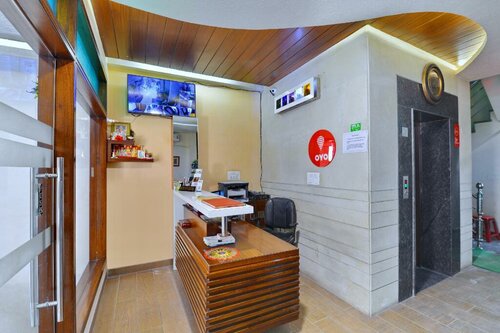 OYO 10391 Hotel Royal Sunshine, Boek Hotel Bani Park 