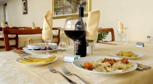Albergo Ristorante Quadrifoglio, Reserva ahora Hotel Urgnano 