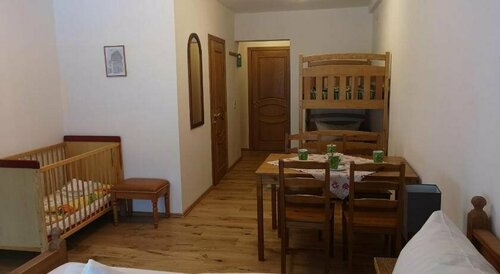 Gasthaus Auwirt, Забронировать Отель Отели Тироля с парковкой, Парковка