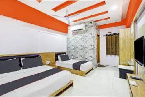 Hotel Motera Inn, Забронировать Отель Ахмадабад штат Гуджарат, рядом с Vishwakarma Government Engineering College
