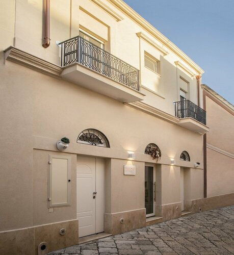 Filia Solis - Old Town SUITEs & SPA, Забронировать Курортный отель Отели в центре Бриндизи с завтраком, отели в центре Бриндизи с завтраком