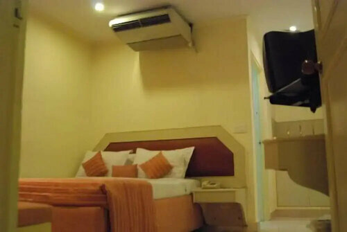 Ohris Baseraa Inn, Забронировать Отель Отели Telangana 3 звезды, 3*