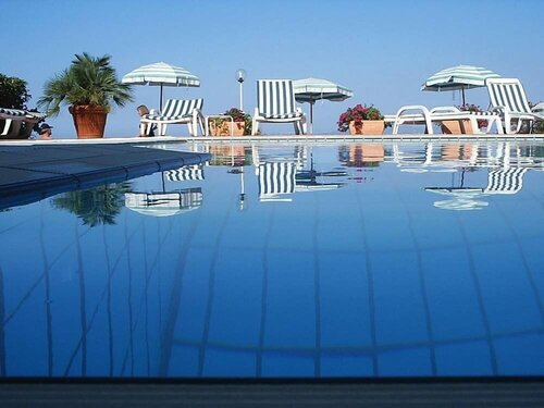 Pithaecusa, Book Pension Hoteller i Ischia med parkering, Parkering