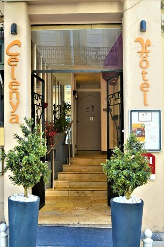 Celenya Hôtel, Забронировать Отель Отели Тулона с завтраком, рядом с Theatre Liberte, Завтраки