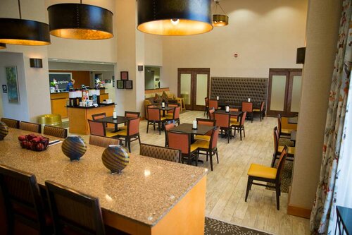 Hampton Inn & Suites Grenada, Buchen Sie Hotel Grenada Mississippi