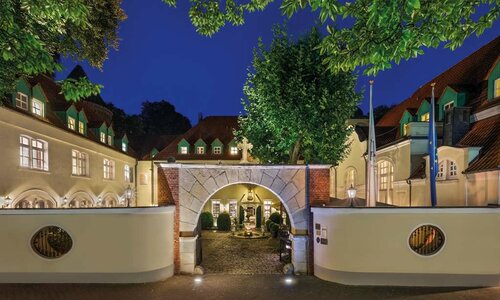 Parkhotel Engelsburg - 4 Sterne Superior, Забронировать Отель Отели Рекклингхаузен с бассейном, Бассейн
