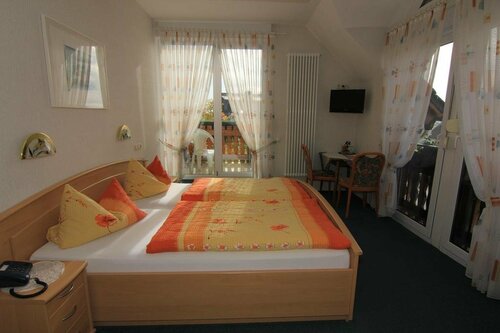 Hotel - Restaurant BERGHOF, Забронировать Отель Отели Бергхаузен с парковкой, Парковка