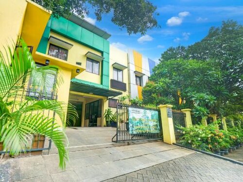 Hotel O Tebet Near Tebet Station Formerly Sabda Guest House, Réserver Maison d'hôtes Tebet Jakarta