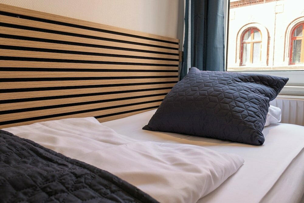 Ydes Budget Hotel