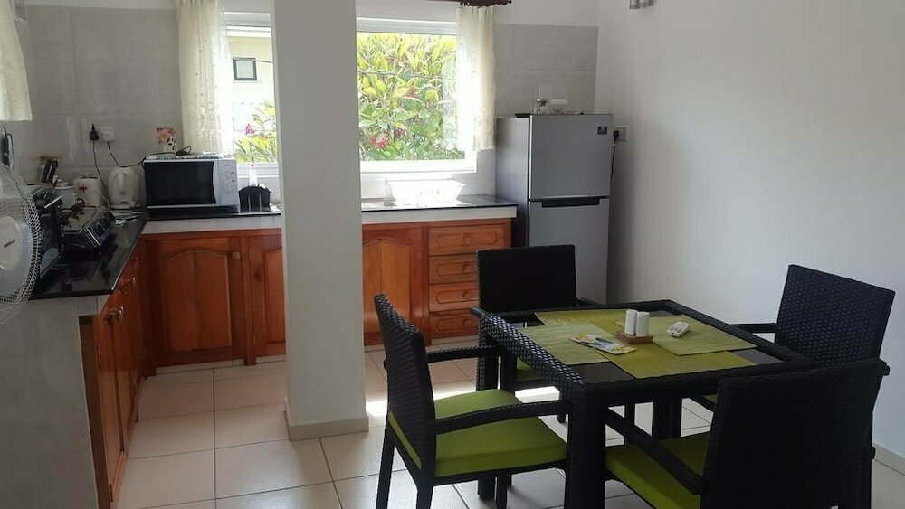 Chez Payet Airport Guesthouse