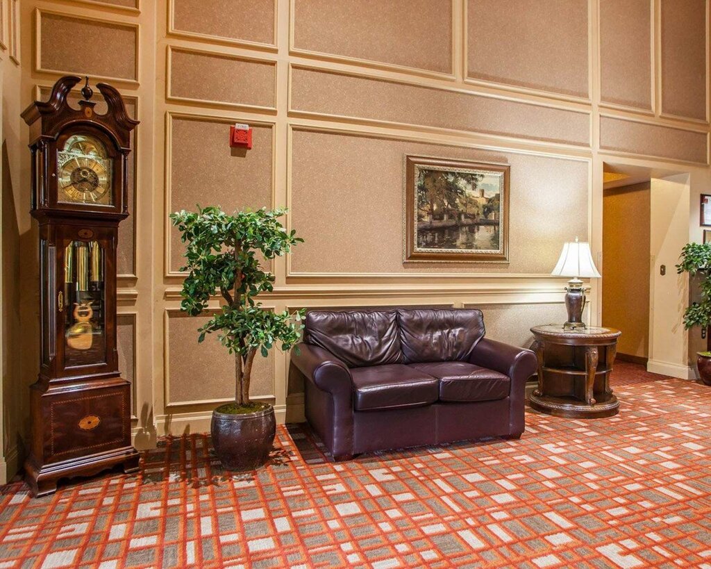 Clarion Hotel Palmer Inn