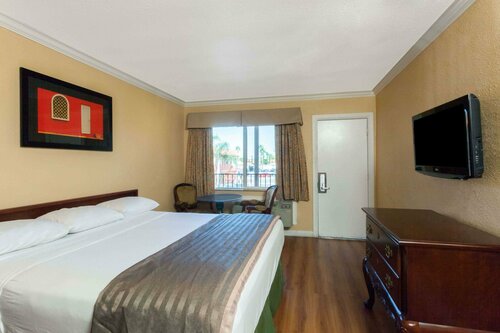 Travelodge by Wyndham El Cajon, Забронировать Мини-отель Эль-Кахон San Diego County