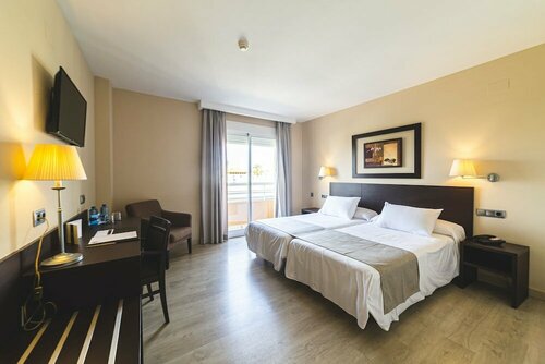 Hotel Cristina, Забронировать Отель Отели Mar Menor Coast с парковкой, Парковка