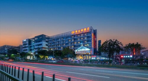 Vienna Hotel Shenzhen (FuYong metro station branch), Забронировать Отель Баоань Гуандун