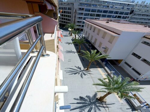 Hostal Anna Benidorm, Забронировать Гостевой дом Гостевые дома Бенидорм, рядом с Church of San Jaime and Santa Ana, Гостевой дом