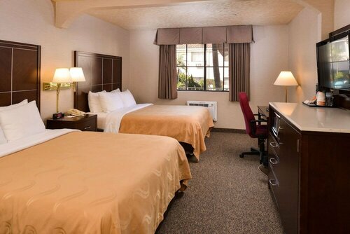 Quality Inn & Suites, Book Hotel Hoteller og overnatningssteder i Industry, Hotel