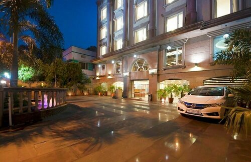 Hotel Regent Grand, Забронировать Отель Карол-Бах 