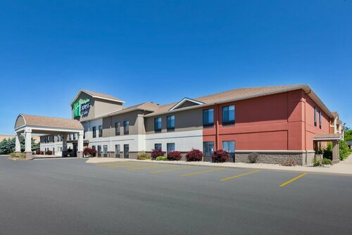 Holiday Inn Express and Suites Three Rivers, Book Hotel Hoteller i Michigan med parkering, Parkering