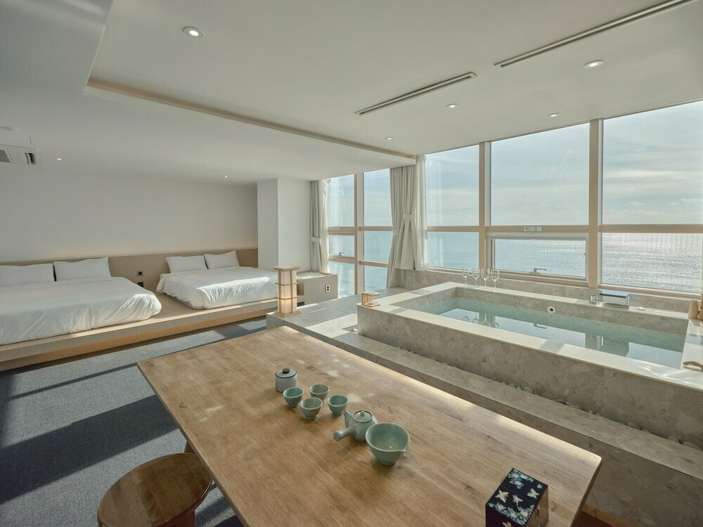 Uh Suite The Haeundae
