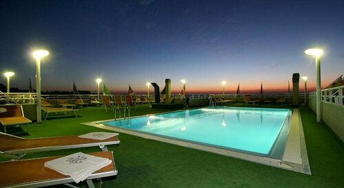 Hotel Villa Luca, Забронировать Отель Отели Кьянчано-Терме с бассейном, Бассейн