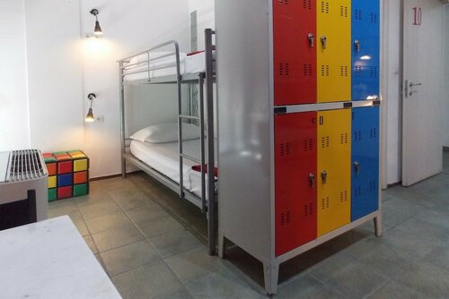 Hostel Colours, Забронировать Хостел Милан Ломбардия, рядом с Удине