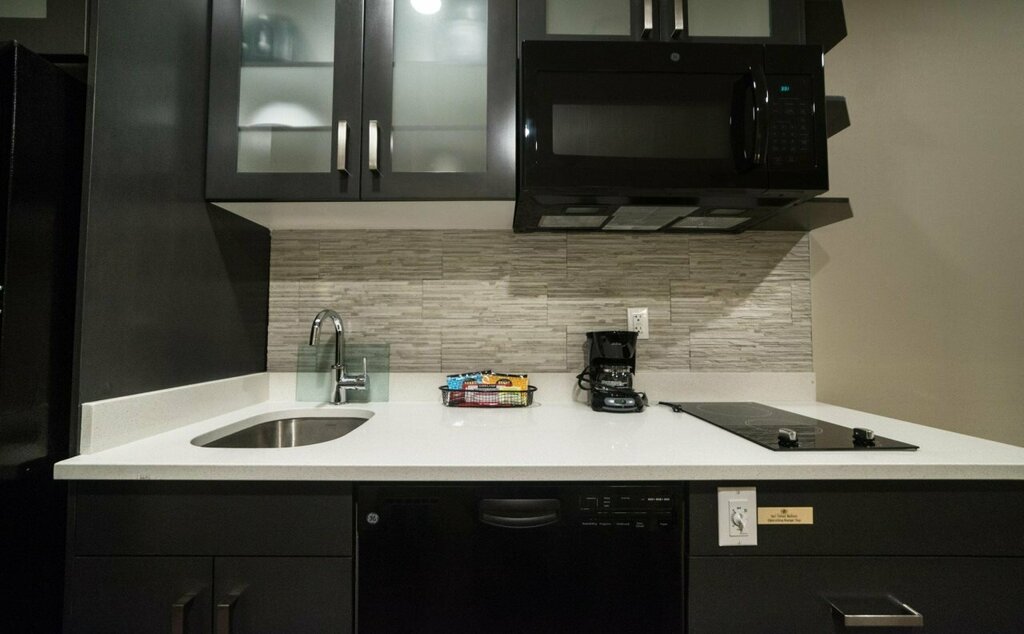 Candlewood Suites West Edmonton - Mall Area by IHG