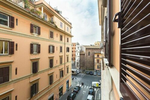 Holiday Sunny Roma B&B, Забронировать Отель «постель и завтрак» Вокзал Термини , рядом с Витторио Эмануэле