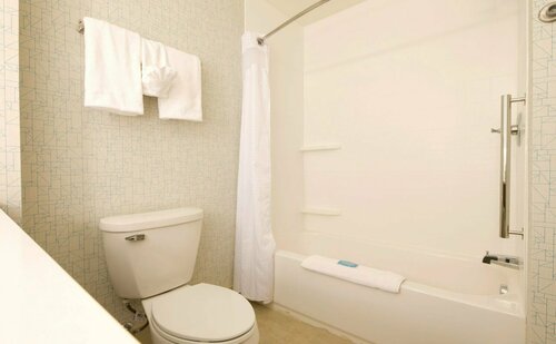 Holiday Inn Express & Suites Alpena - Downtown, an IHG Hotel, Prenota Hotel Alpena Michigan