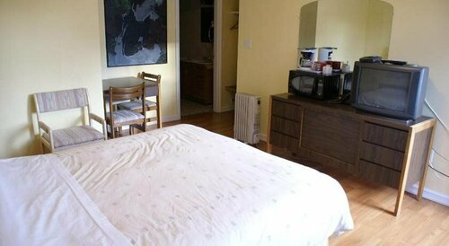 River Heights Motel, Забронировать Мотель Отели Острова Ванкувера с парковкой, Парковка